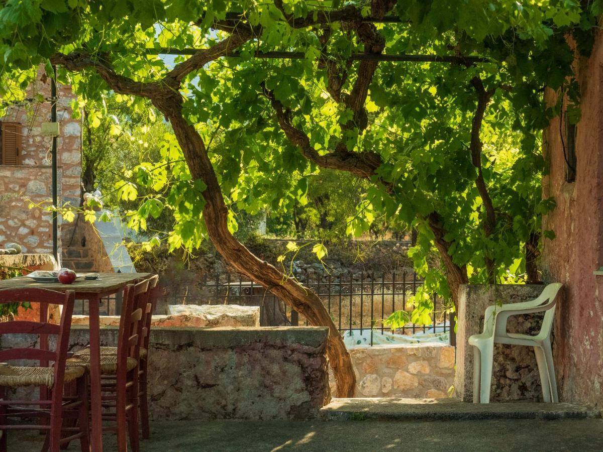 Vintage Stone-Built Country Cottage In Richea Kouloureika Екстериор снимка