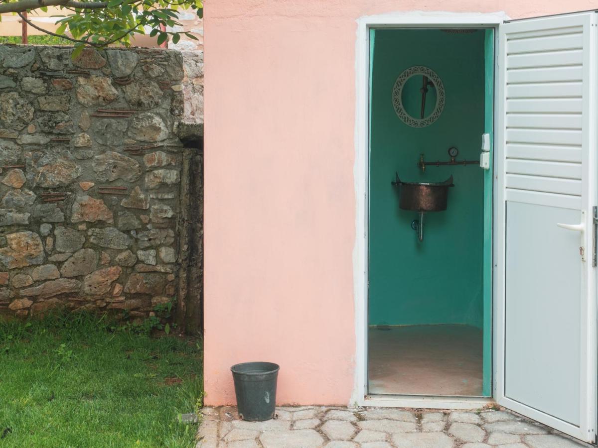 Vintage Stone-Built Country Cottage In Richea Kouloureika Екстериор снимка