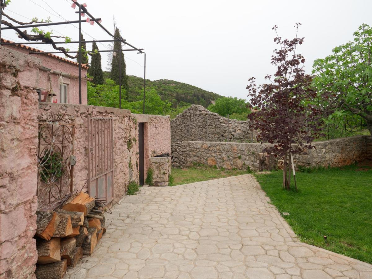 Vintage Stone-Built Country Cottage In Richea Kouloureika Екстериор снимка