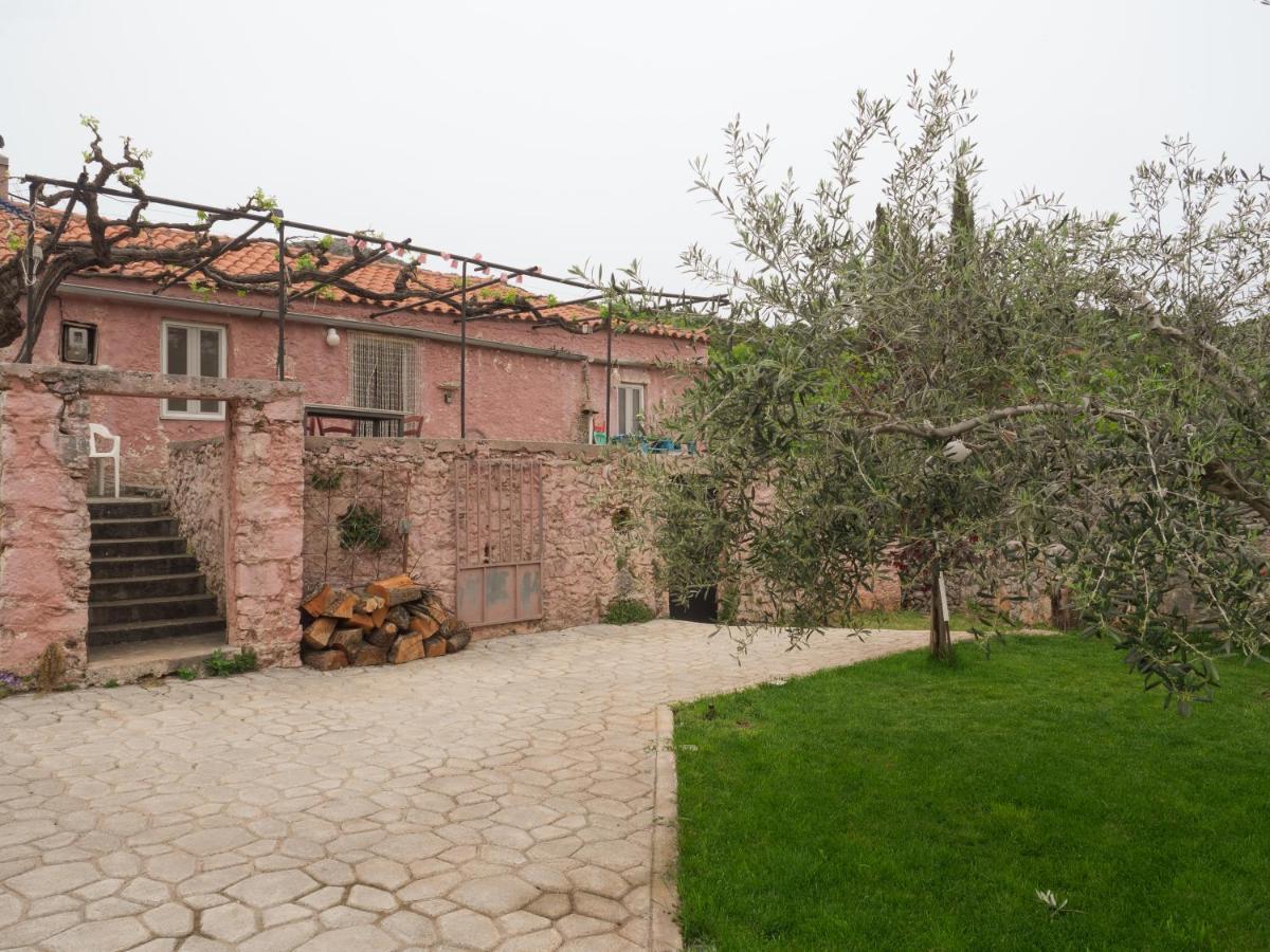 Vintage Stone-Built Country Cottage In Richea Kouloureika Екстериор снимка